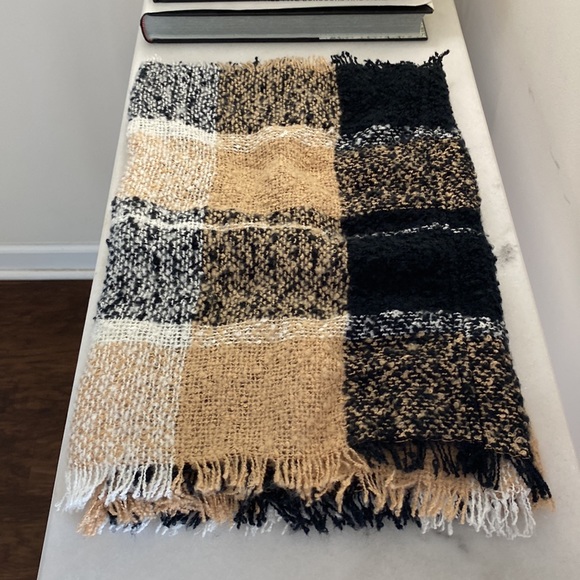 Blanket Infinity Scarf - Picture 7 of 10